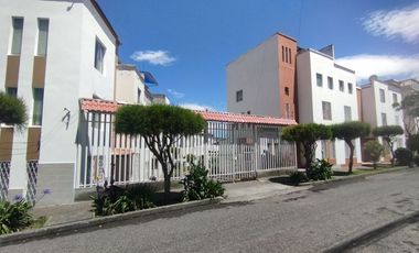 En venta Casa en Bosques de Quitumbe, sector Plataforma Gubernamental Sur, Quito