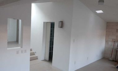 RENTA Casa Gral. Miguel Miramón Lomas Verdes Naucalpan de Juárez a 2 min Escuela Cristóbal Colón