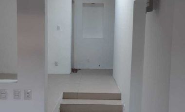 RENTA Casa Gral. Miguel Miramón Lomas Verdes Naucalpan de Juárez a 2 min Escuela Cristóbal Colón