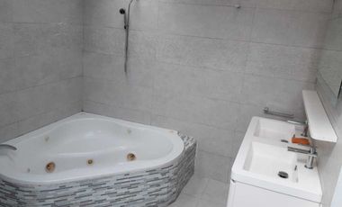 RENTA Casa Gral. Miguel Miramón Lomas Verdes Naucalpan de Juárez a 2 min Escuela Cristóbal Colón