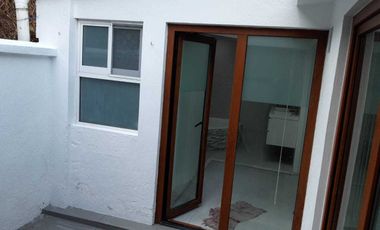 RENTA Casa Gral. Miguel Miramón Lomas Verdes Naucalpan de Juárez a 2 min Escuela Cristóbal Colón