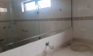 se arrienda apartamento barrio Santa Teresita