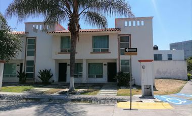 Casa con Terreno Ampliado en Privada – Excelente Plusvalía cerca de Altacia