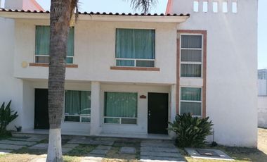 Casa con Terreno Ampliado en Privada – Excelente Plusvalía cerca de Altacia