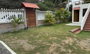 EN VENTA PROPIEDAD CON 2 HERMOSAS CASAS AMOBLADAS EN SAN CLEMENTE-MANABI, PARA INVERSION