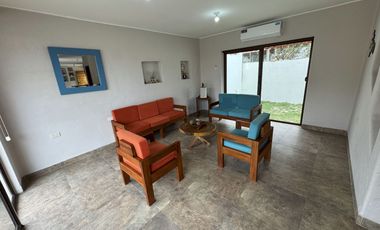 EN VENTA PROPIEDAD CON 2 HERMOSAS CASAS AMOBLADAS EN SAN CLEMENTE-MANABI, PARA INVERSION
