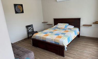 EN VENTA PROPIEDAD CON 2 HERMOSAS CASAS AMOBLADAS EN SAN CLEMENTE-MANABI, PARA INVERSION