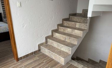 EN VENTA PROPIEDAD CON 2 HERMOSAS CASAS AMOBLADAS EN SAN CLEMENTE-MANABI, PARA INVERSION