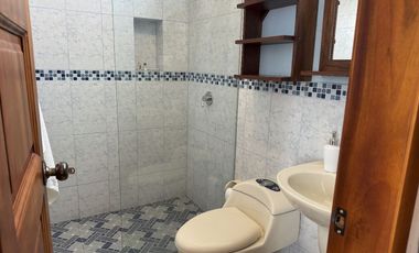 EN VENTA PROPIEDAD CON 2 HERMOSAS CASAS AMOBLADAS EN SAN CLEMENTE-MANABI, PARA INVERSION