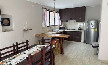 EN VENTA PROPIEDAD CON 2 HERMOSAS CASAS AMOBLADAS EN SAN CLEMENTE-MANABI, PARA INVERSION