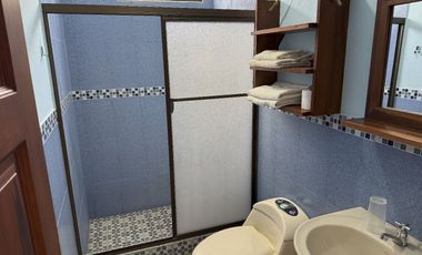 EN VENTA PROPIEDAD CON 2 HERMOSAS CASAS AMOBLADAS EN SAN CLEMENTE-MANABI, PARA INVERSION