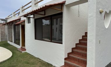 EN VENTA PROPIEDAD CON 2 HERMOSAS CASAS AMOBLADAS EN SAN CLEMENTE-MANABI, PARA INVERSION