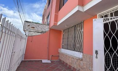 Vendo Casa en las Dalias - Los Pinos en ciudad de Riobamba