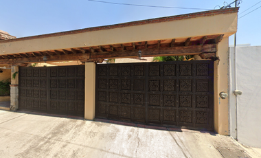 CASA EN VENTA CON ALBERCA EN BRISAS DE CUAUTLA MORELOS DE REMATE