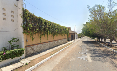 CASA EN VENTA CON ALBERCA EN BRISAS DE CUAUTLA MORELOS DE REMATE