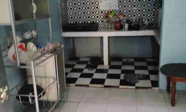 rumah sewa banyuanyar strategis akses jalan lebar cocok hunian atau kantor