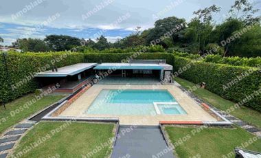 Finca Familiar con Piscina y  Zonas Verdes
