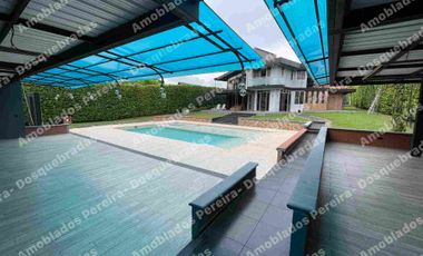 Finca Familiar con Piscina y  Zonas Verdes