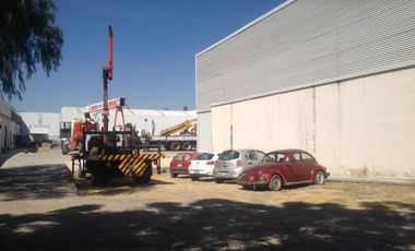 BODEGA en renta con vigilancia y andén zona Sur