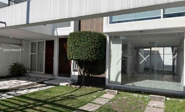 Echegaray, casa en renta remodelada