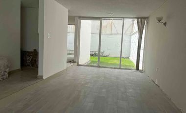 Echegaray, casa en renta remodelada