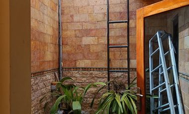 Di Jual Rumah dua lantai Full batu alam di kota Blitar