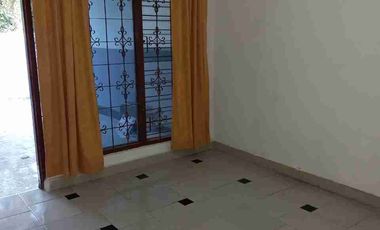 DISEWAKAN RUMAH 165M2 SEMI FURNISHED 4 BR KOMPLEK PINANG GRIYA PERMAI
​