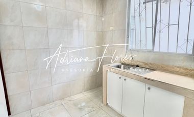 Sauces 6 Departamento primer piso con aires cortinas parqueo