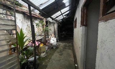 Rumah Hitung Tanah Di Mainroad Dago Ref.05121