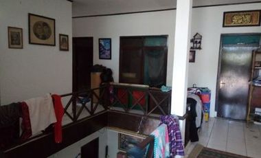 Rumah Tengah Kota Jalur Angkot, 2 Lt Type 165 LT 102 M2, Cimahi Tengah