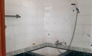 Rumah Pluit luas 10x20 m, kosong rapi parkiran luas