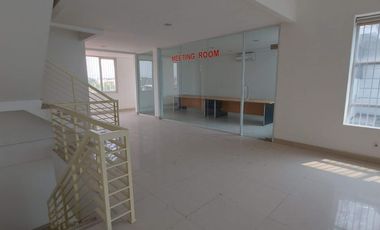 Disewakan Cepat Ruko Hoek 3 Lantai di Jalan Imam Bonjol Karawaci Kota Tangerang