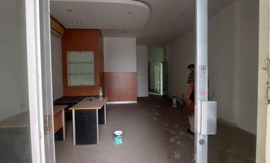 Disewakan Cepat Ruko Hoek 3 Lantai di Jalan Imam Bonjol Karawaci Kota Tangerang