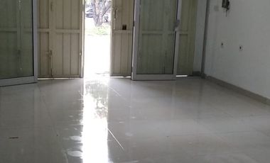 Disewakan Cepat Ruko Hoek 3 Lantai di Jalan Imam Bonjol Karawaci Kota Tangerang
