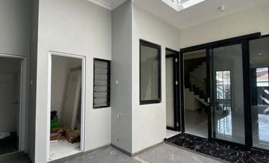 JUAL RUMAH BARU GRESS 2025 MANYAR KERTOADI TENGAH KOTA PERUMAHAN ELITE