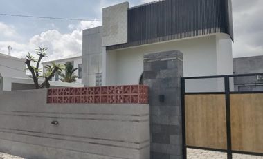 Villa Baru View Sawah & Bukit di Lovina Buleleng | SHM | 3 Kamar