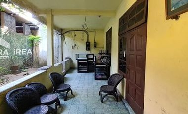 RUMAH DAN RUANG USAHA DIJUAL DI SOLO KOTA DEKAT STASIUN BALAPAN, TERMINAL TIRTONADI