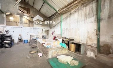 RUMAH DAN RUANG USAHA DIJUAL DI SOLO KOTA DEKAT STASIUN BALAPAN, TERMINAL TIRTONADI