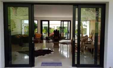 Luxury villa mewah full view jungle ubud bali