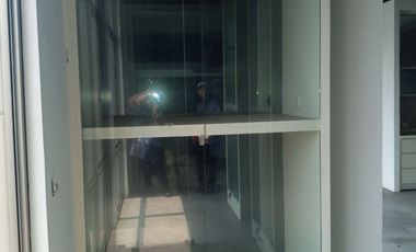 Disewakan  Gedung Ruko Green Village 3 Unit Gandeng ( 1hoek, 2 badan ) Cipondoh Tangerang