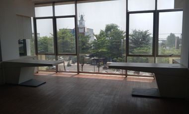 Disewakan  Gedung Ruko Green Village 3 Unit Gandeng ( 1hoek, 2 badan ) Cipondoh Tangerang