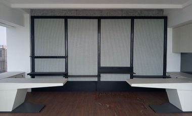 Disewakan  Gedung Ruko Green Village 3 Unit Gandeng ( 1hoek, 2 badan ) Cipondoh Tangerang