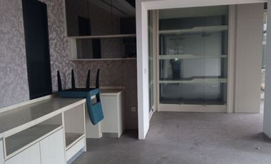 Disewakan  Gedung Ruko Green Village 3 Unit Gandeng ( 1hoek, 2 badan ) Cipondoh Tangerang