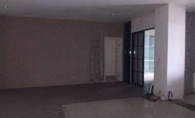 Disewakan  Gedung Ruko Green Village 3 Unit Gandeng ( 1hoek, 2 badan ) Cipondoh Tangerang