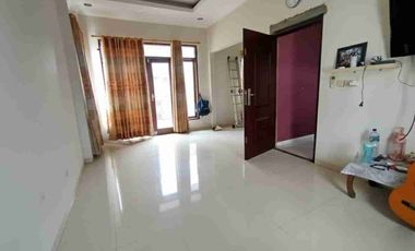 Dijual Murah  Rumah dan Toko di Pucang Gading