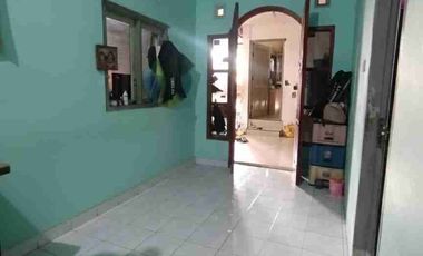 Dijual Murah  Rumah dan Toko di Pucang Gading