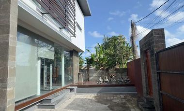 Gedung Kantor Premium 2 Lantai Dijual, di Lodtunduh, Ubud Area