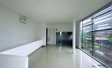 Gedung Kantor Premium 2 Lantai Dijual, di Lodtunduh, Ubud Area