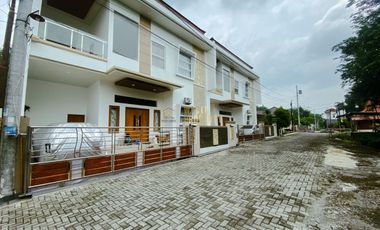 RUMAH 2LT, SIAP HUNI 3 MENIT KE SMA NEGERI 2 NGAGLIK