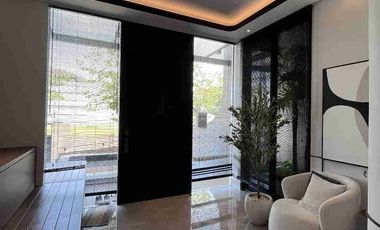 JUAL RUMAH GRAHA FAMILY BARU GRESS FULL FURNISH 2 LANTAI MINIMALIS ADA PRIVATE LIFT